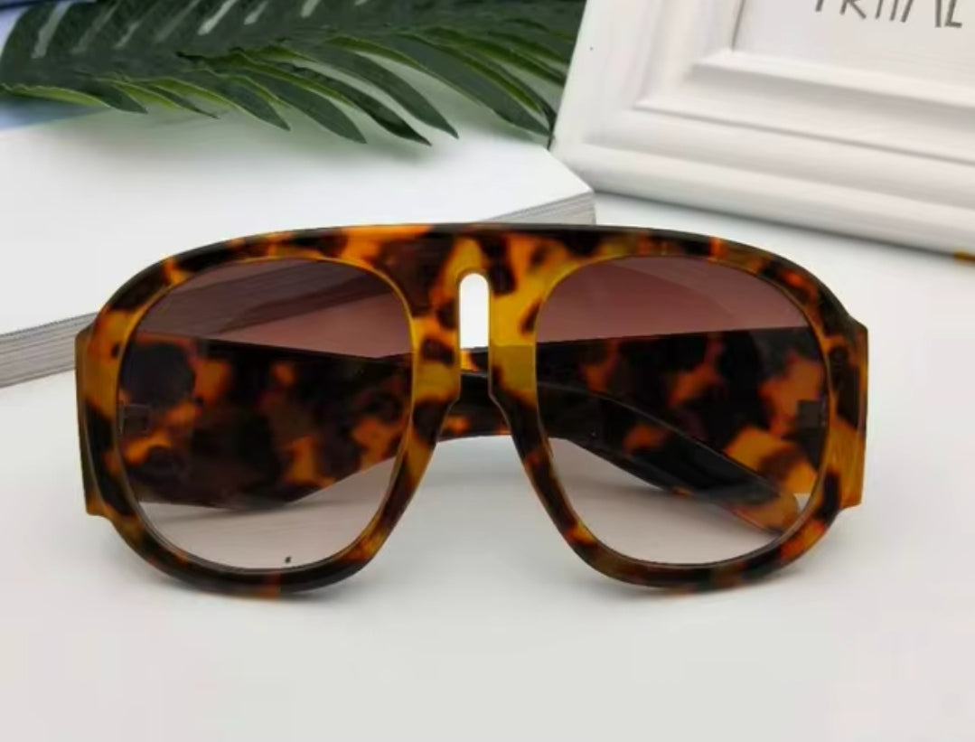 Oversized Marbled Brown Aviator Sunglasses
