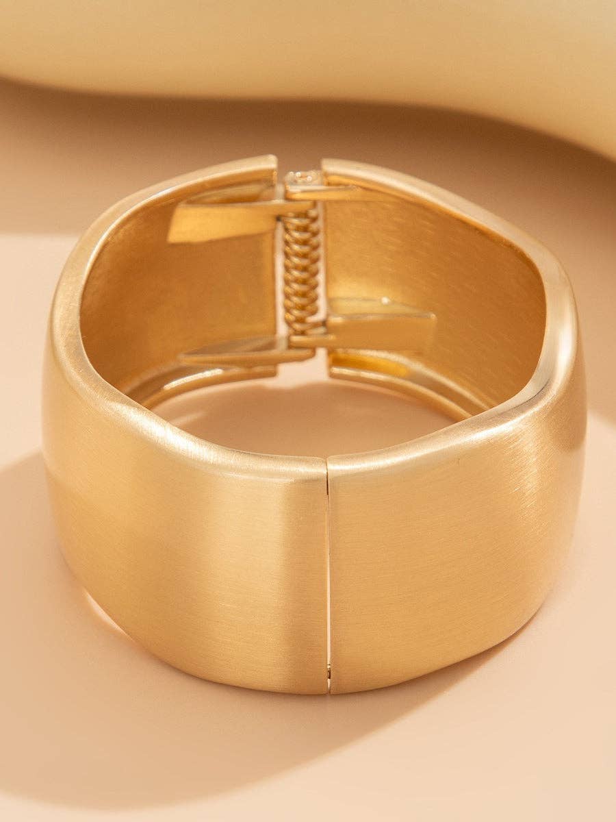 Punk Wide Bangle Spring Closure Bracelet Women N6B012