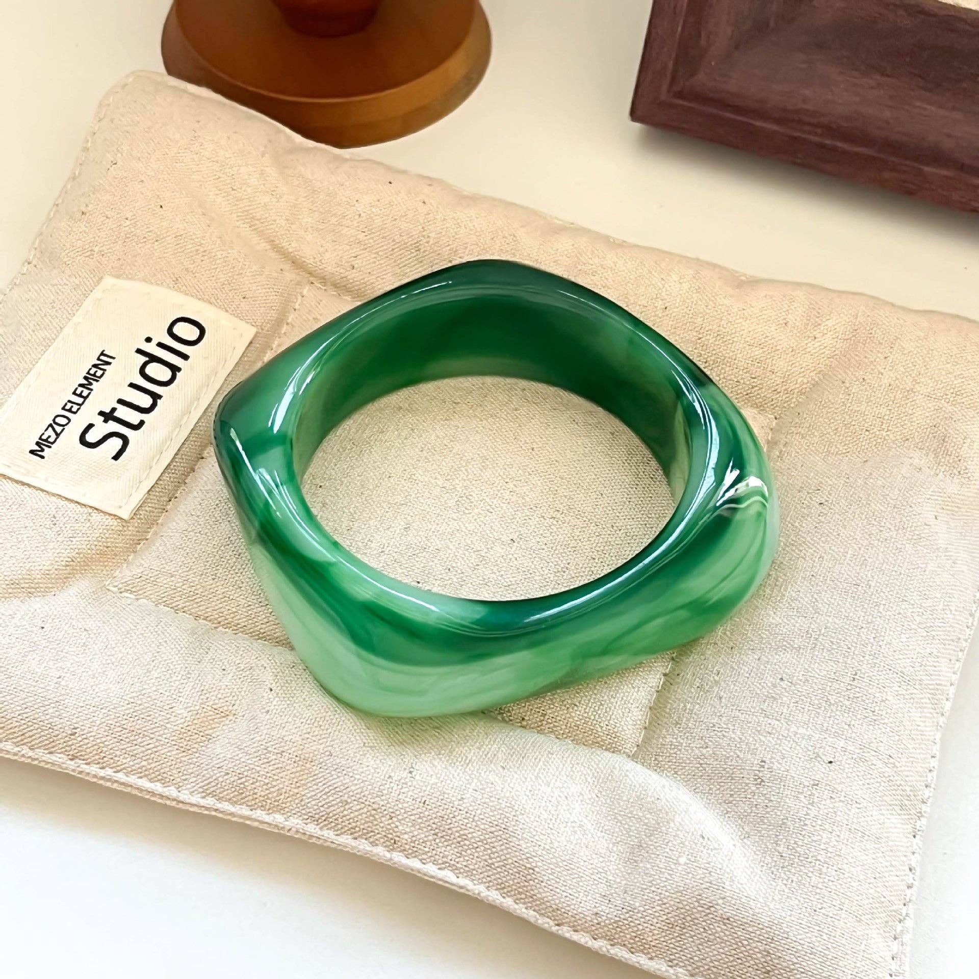 Geometric Ombre Resin Bangle Curved Acetate Contour S5P256