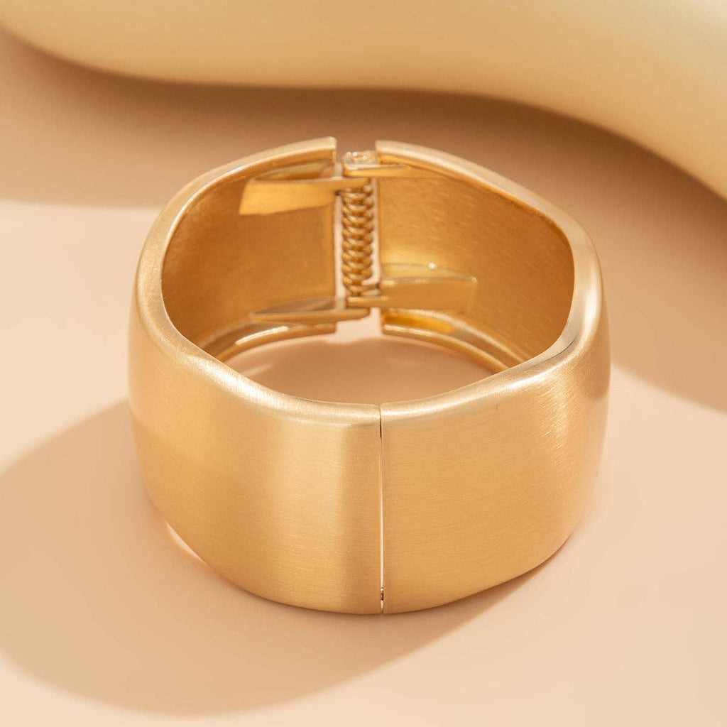 Punk Wide Bangle Spring Closure Bracelet Women N6B012