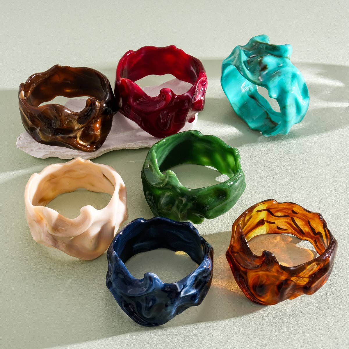 Vintage Wavy Tortoiseshell Resin Bangle – Chunky Amber Root Beer Wave Statement Bracelet