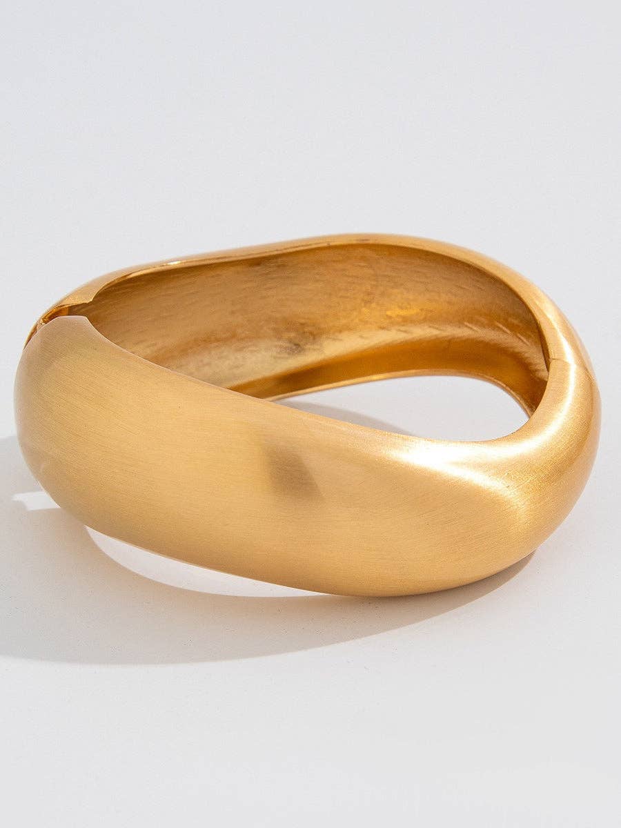 Punk Wide Bangle Spring Closure Bracelet Women N6B012