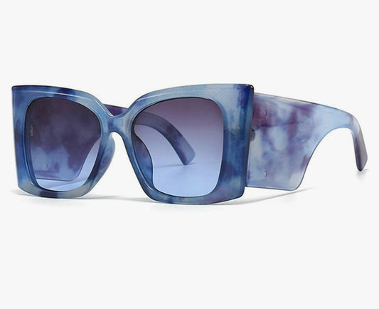 Haus Of Karma Oversized Cat Eye Gradient Sunglasses