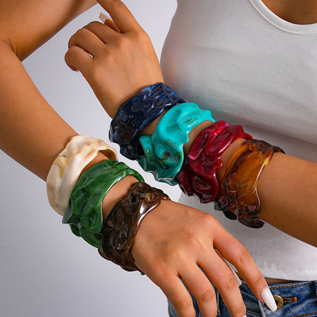 Vintage Wavy Tortoiseshell Resin Bangle – Chunky Amber Root Beer Wave Statement Bracelet