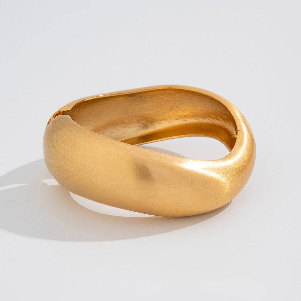 Punk Wide Bangle Spring Closure Bracelet Women N6B012