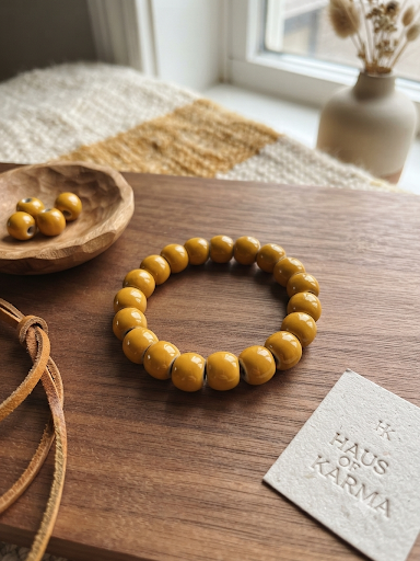 Mustard Yellow Beaded Stretch Bracelet – High-Gloss Chunky Statement Bead Bracelet
